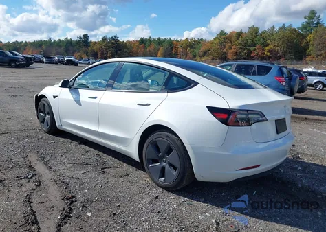 2023 Tesla Model 3 Long Range Dual Motor All-Wheel Drive z USA, uszkodzony, nr VIN 5YJ3E1EB6PF390709